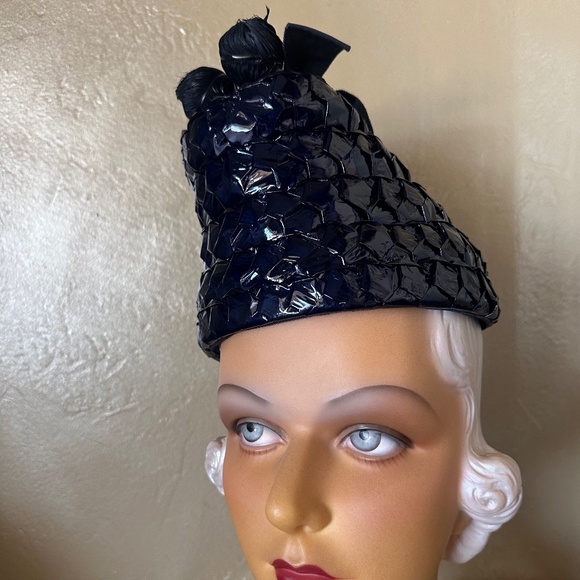 EXTRAORDINARY 1930's NAVY STRAW CONICAL HAT + CORLED FEATHER POM PONS - Picture 9 of 14